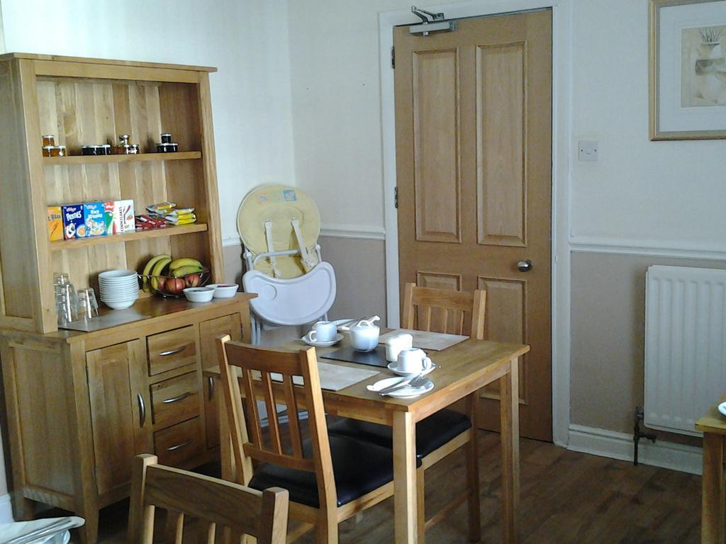 Cornerhouse Guesthouse Карлайл Екстериор снимка