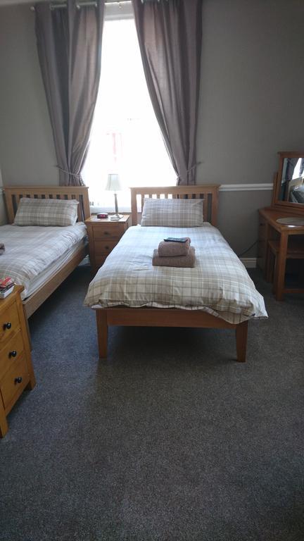 Cornerhouse Guesthouse Карлайл Екстериор снимка