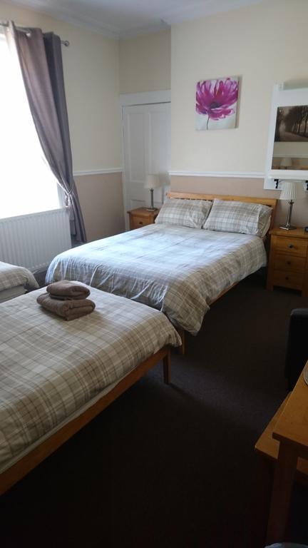 Cornerhouse Guesthouse Карлайл Екстериор снимка