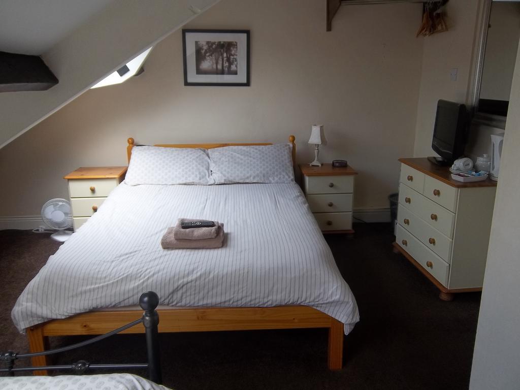 Cornerhouse Guesthouse Карлайл Екстериор снимка